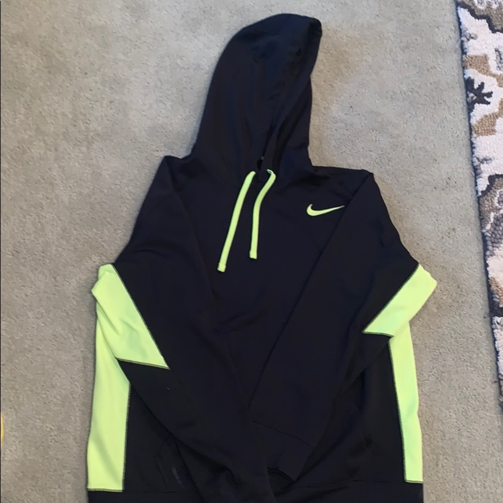 Men’s Nike Therma-Fit hoodie